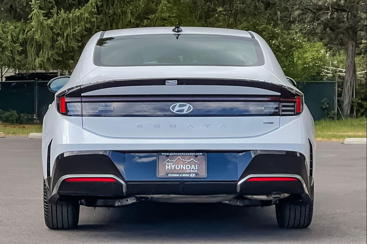 New 2026 White Hyundai SEL Sport image 5