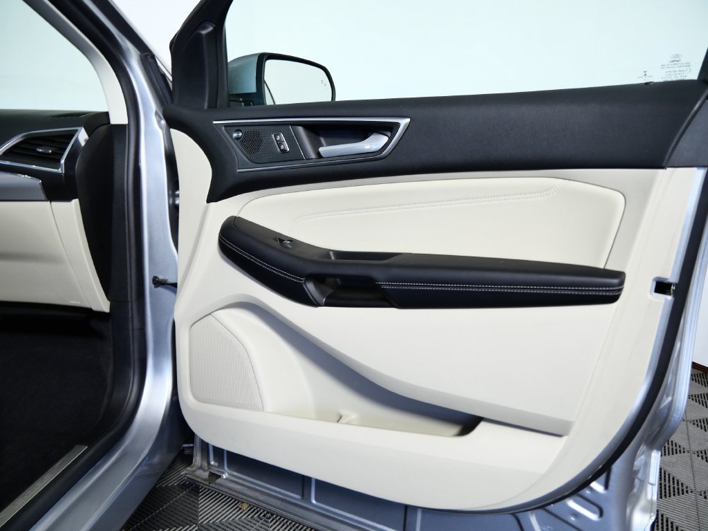 Used 2021 Silver Ford Titanium image 8