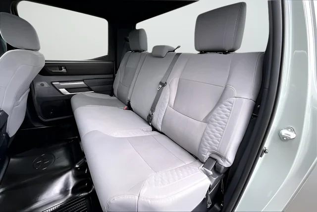 Used 2025  Toyota SR5 image 19