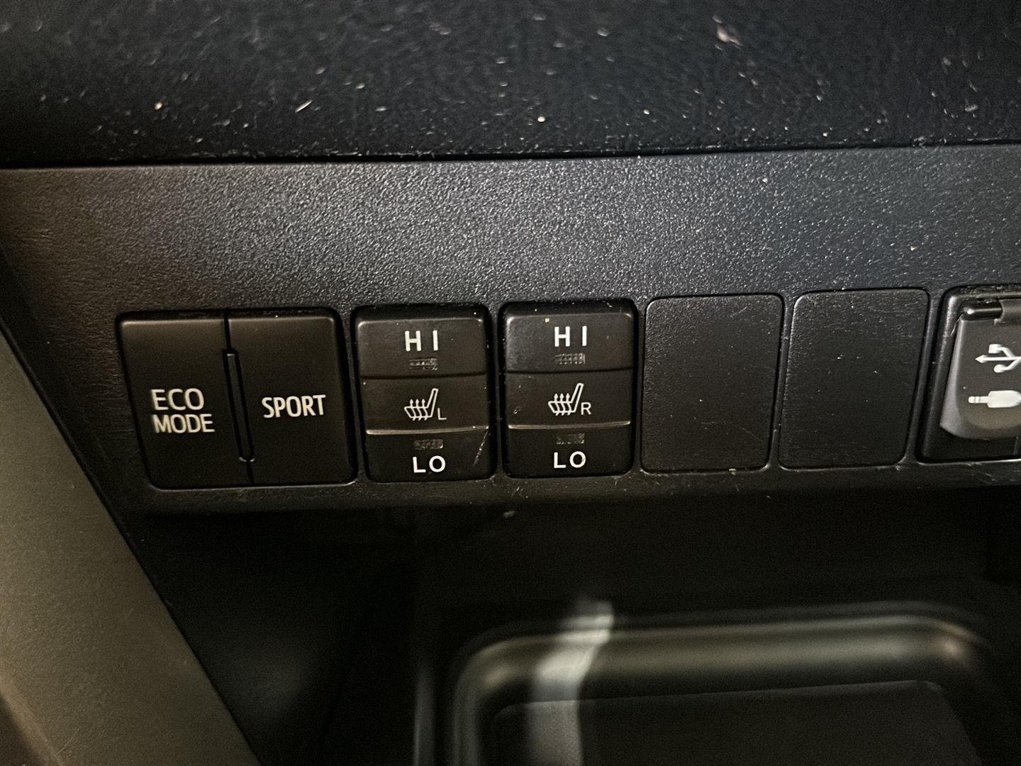 Used 2018 Pearl Toyota Limited image 19
