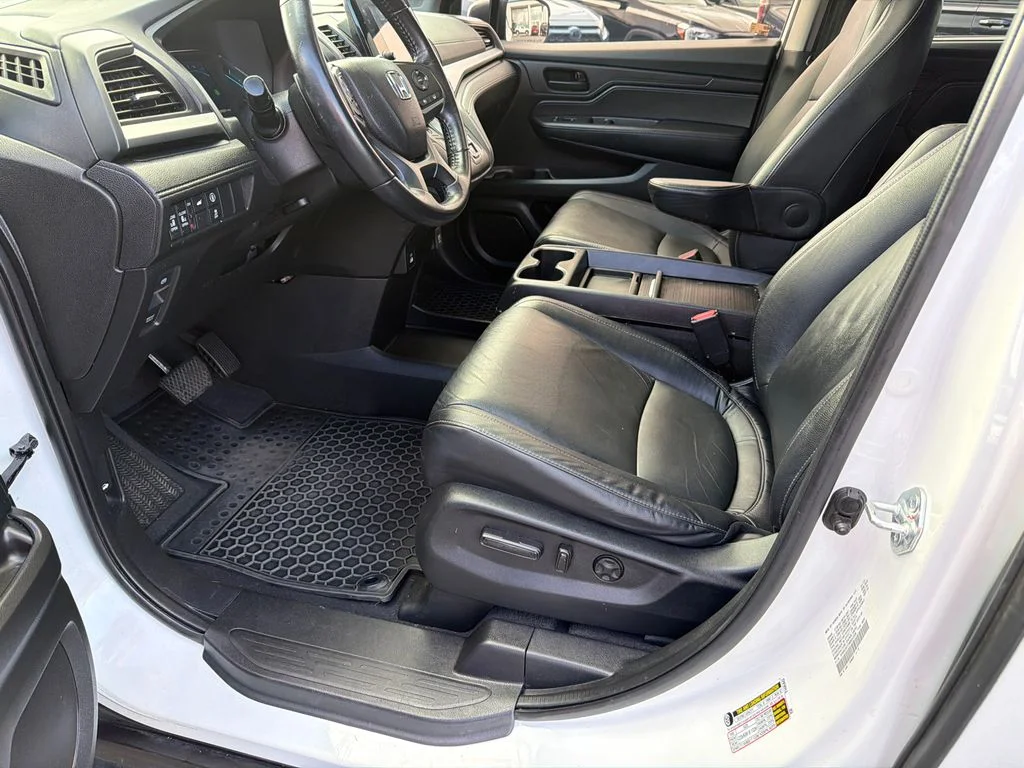 Used 2021 White Honda EX-L image 9