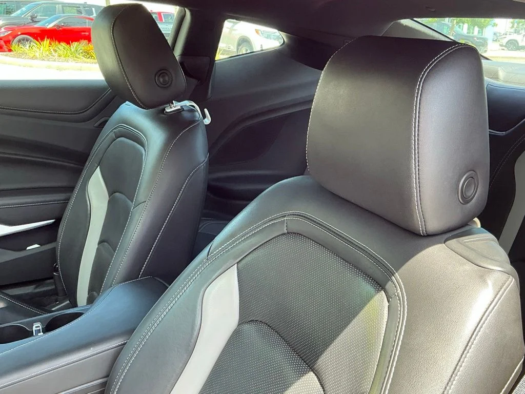 Used 2019 Orange Chevrolet 3LT image 31
