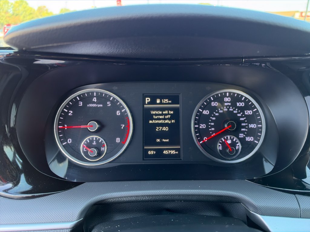 Used 2023 White Kia GT-Line image 18