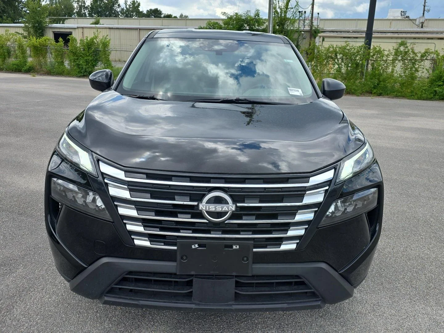 Used 2025 Super Black Nissan SV image 11