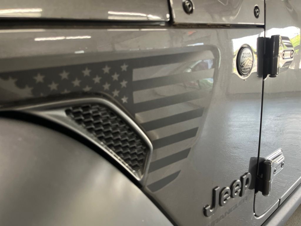 Used 2022 Crystal Metallic Jeep Willys image 17