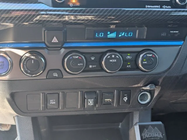 Used 2022  Toyota SR image 18