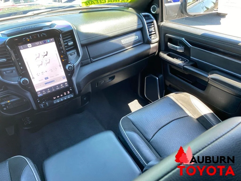 Used 2022 Diamond Black Crystal Pearlcoat Ram Laramie image 27