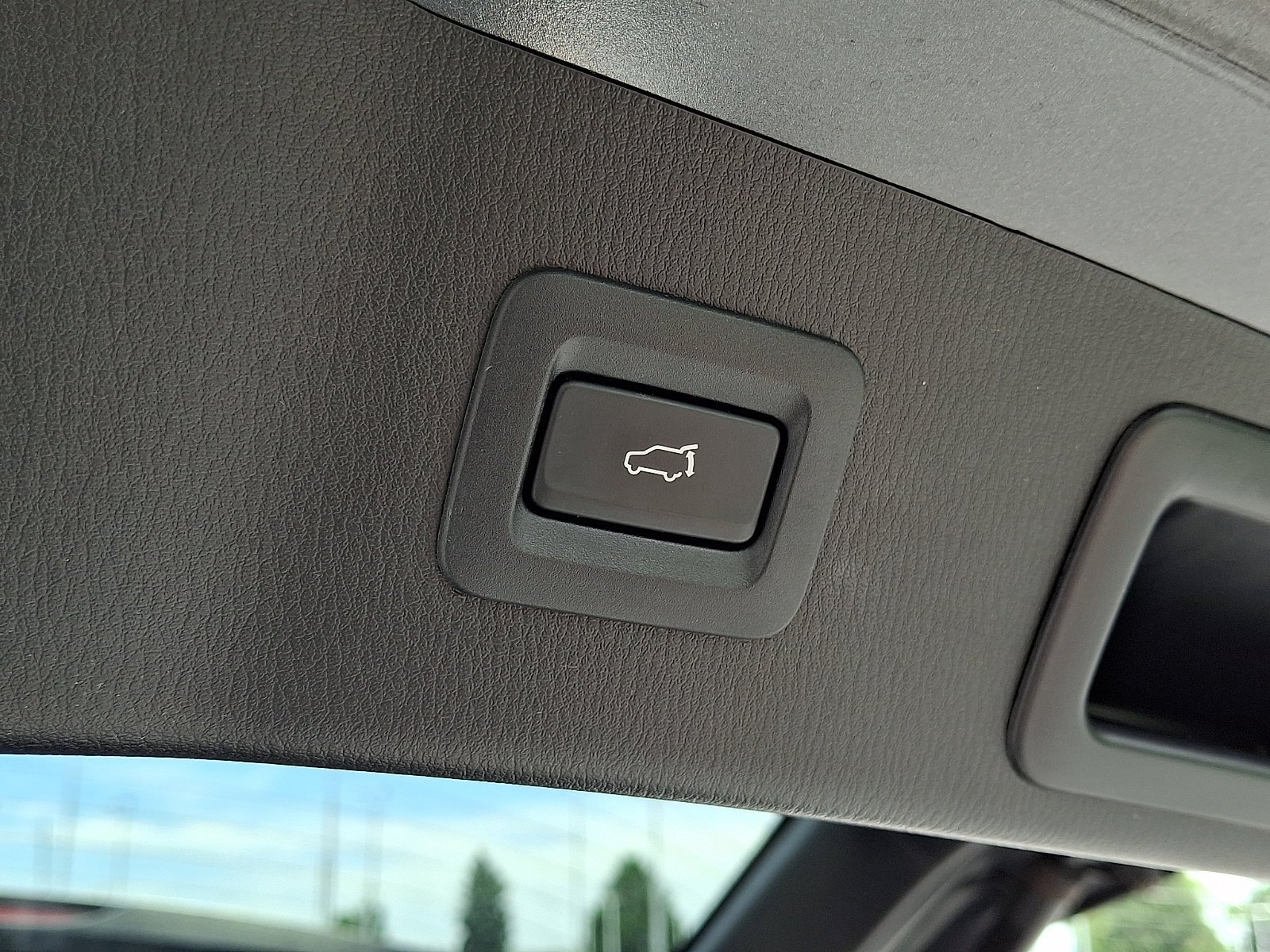 Used 2020 Machine Gray Metallic Mazda Grand Touring image 30