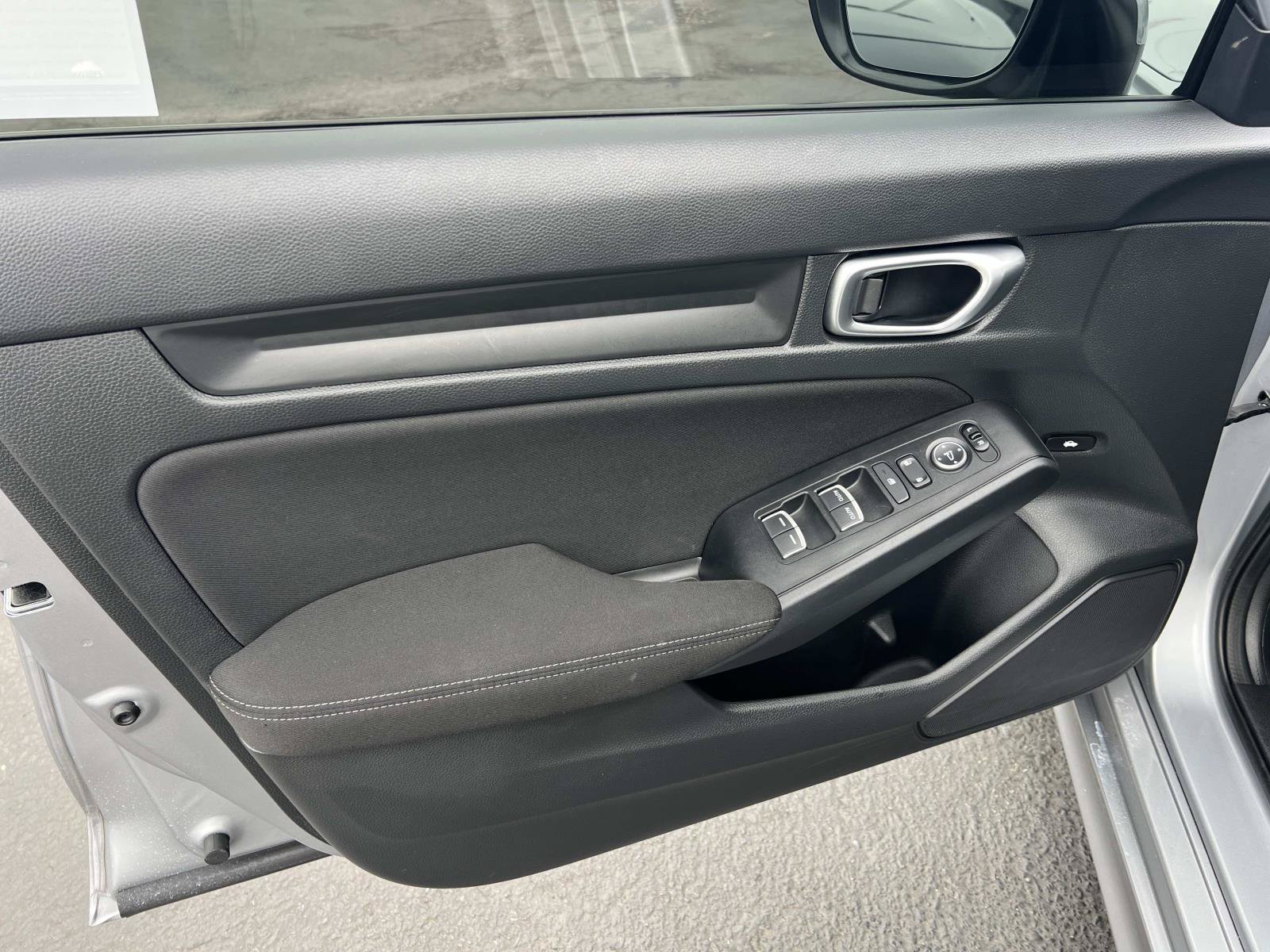 2023 Honda Civic LX - Photo 6