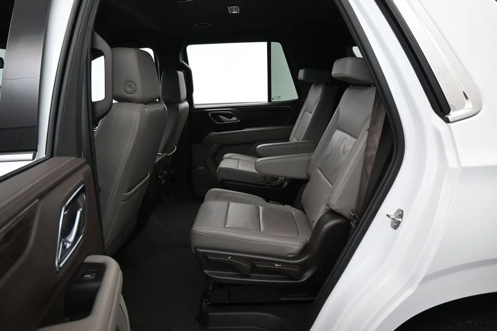 Used 2024 Summit White Chevrolet LT image 21