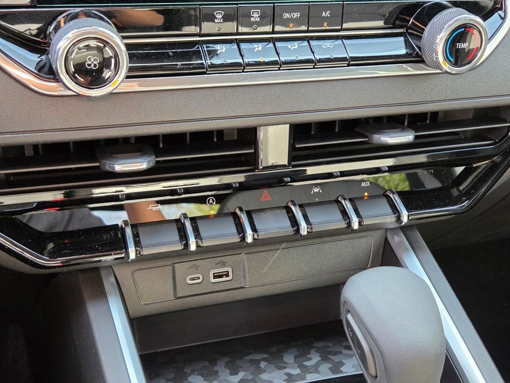 2026 Chevrolet Colorado Work Truck - Photo 13