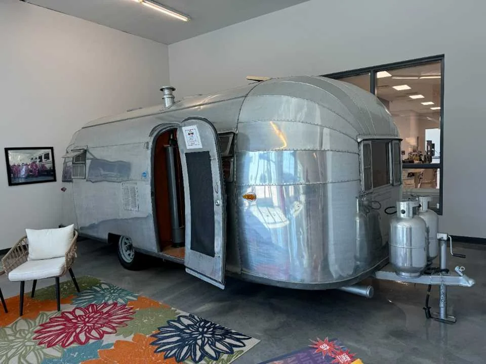Used 1952 SILVER AIRSTREAM  image 2