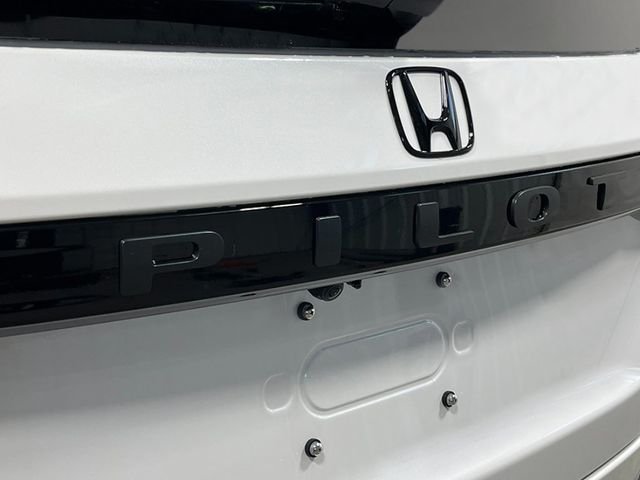 New 2026 Platinum White Pearl Honda Touring S image 8