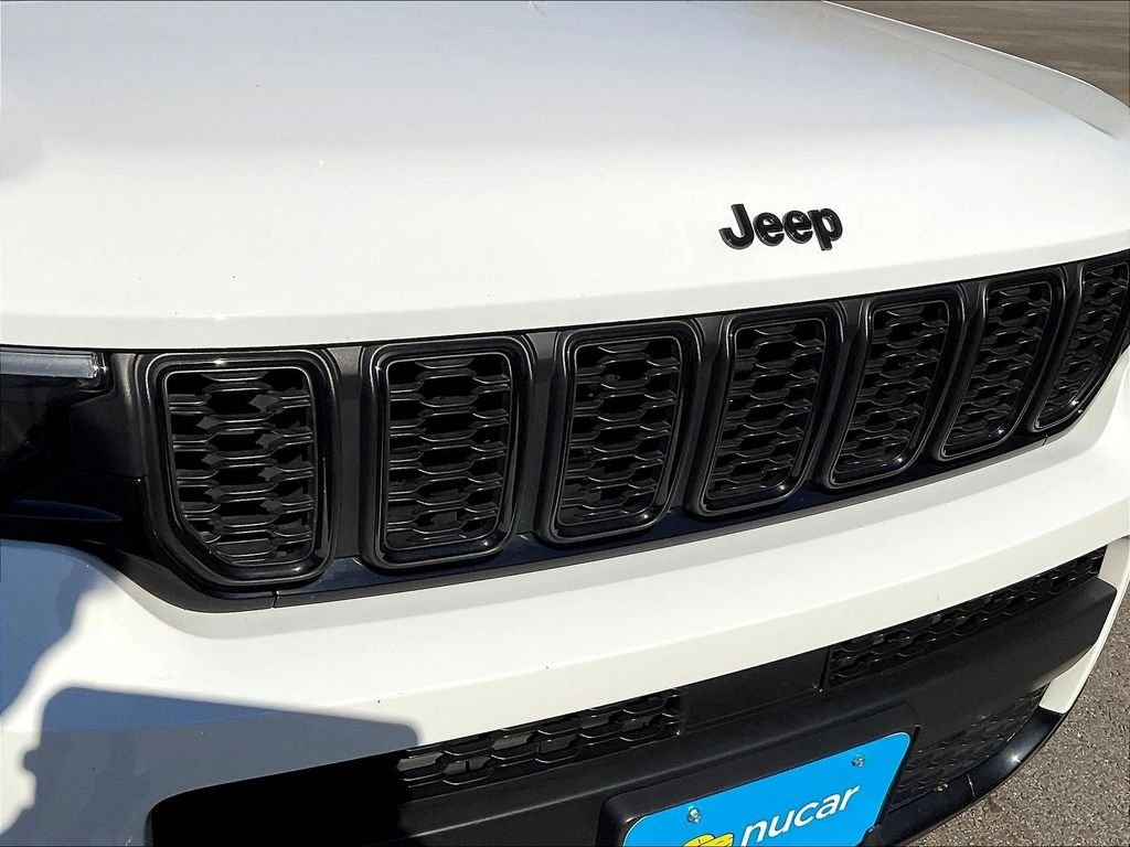Used 2022 White Jeep Limited image 31