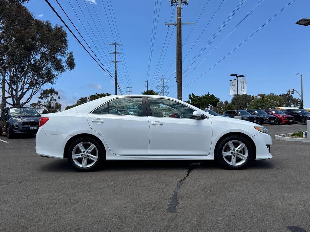 Used 2014 White Toyota SE image 32