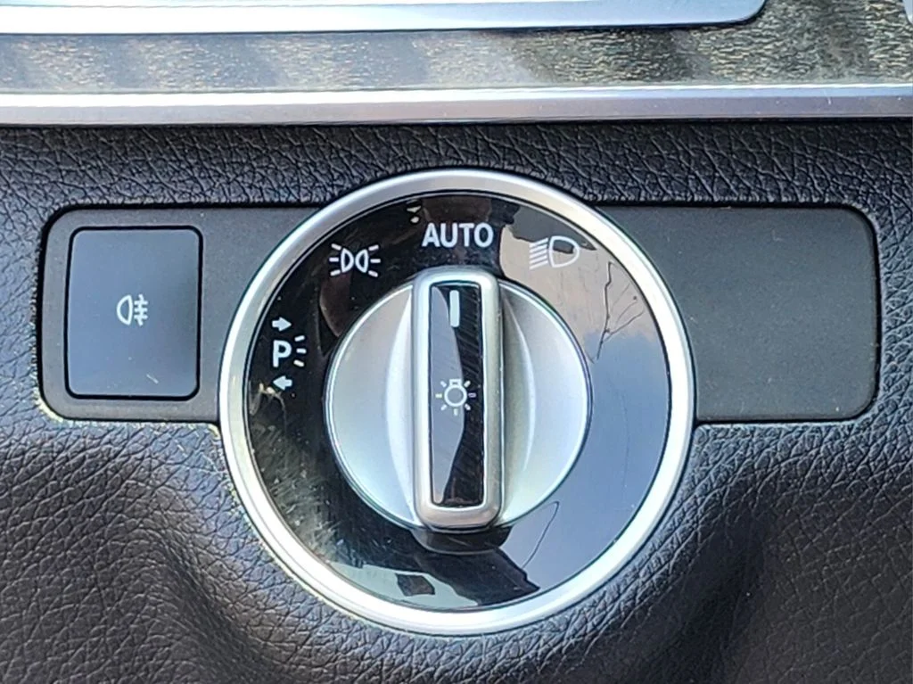 Used 2016  Mercedes-Benz E 350 image 34