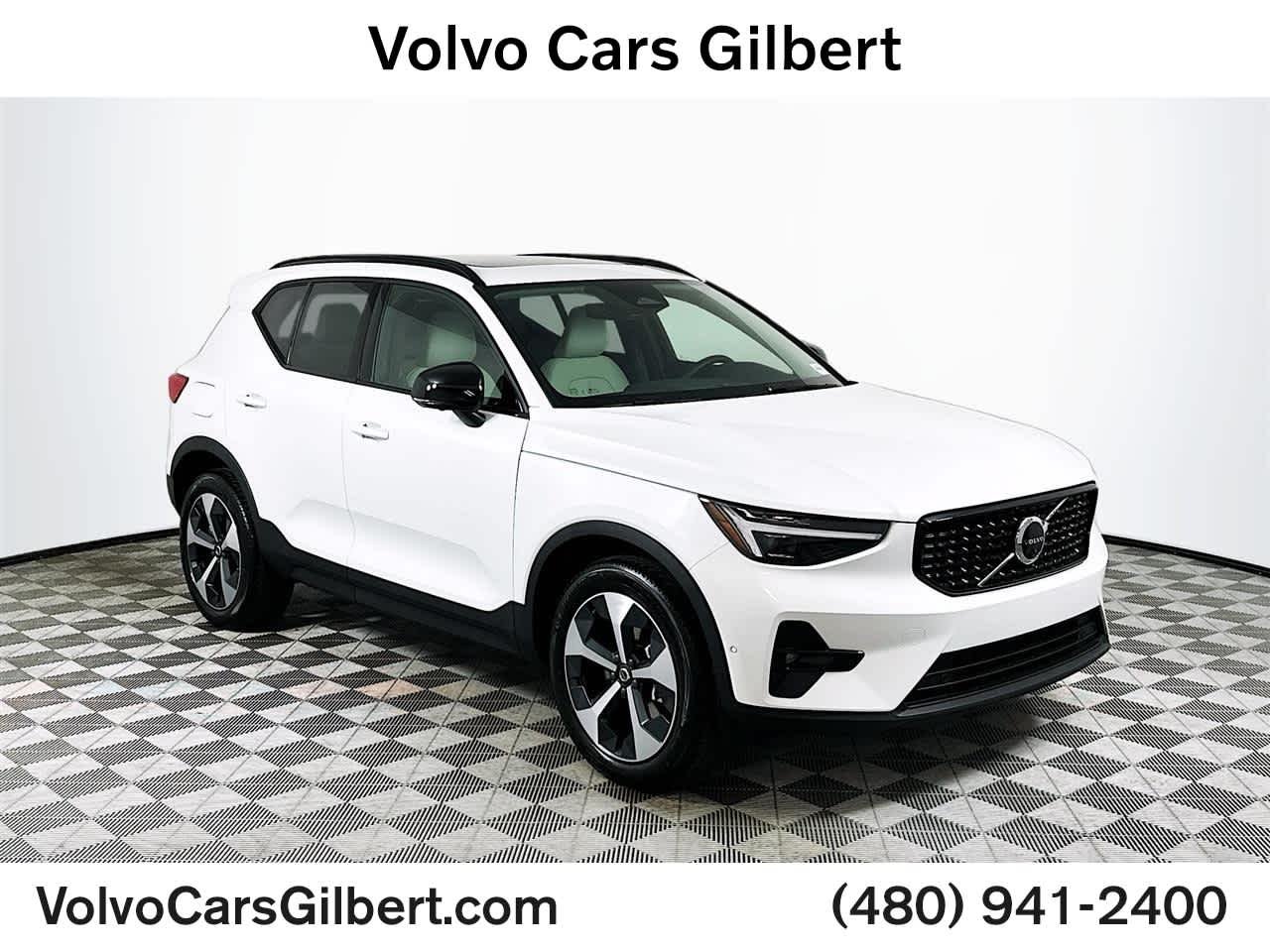 2026 Volvo XC40 B5 Plus Dark AWD's photo