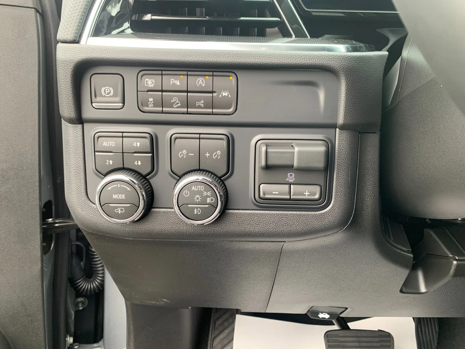 2026 Chevrolet Tahoe RST - Photo 30