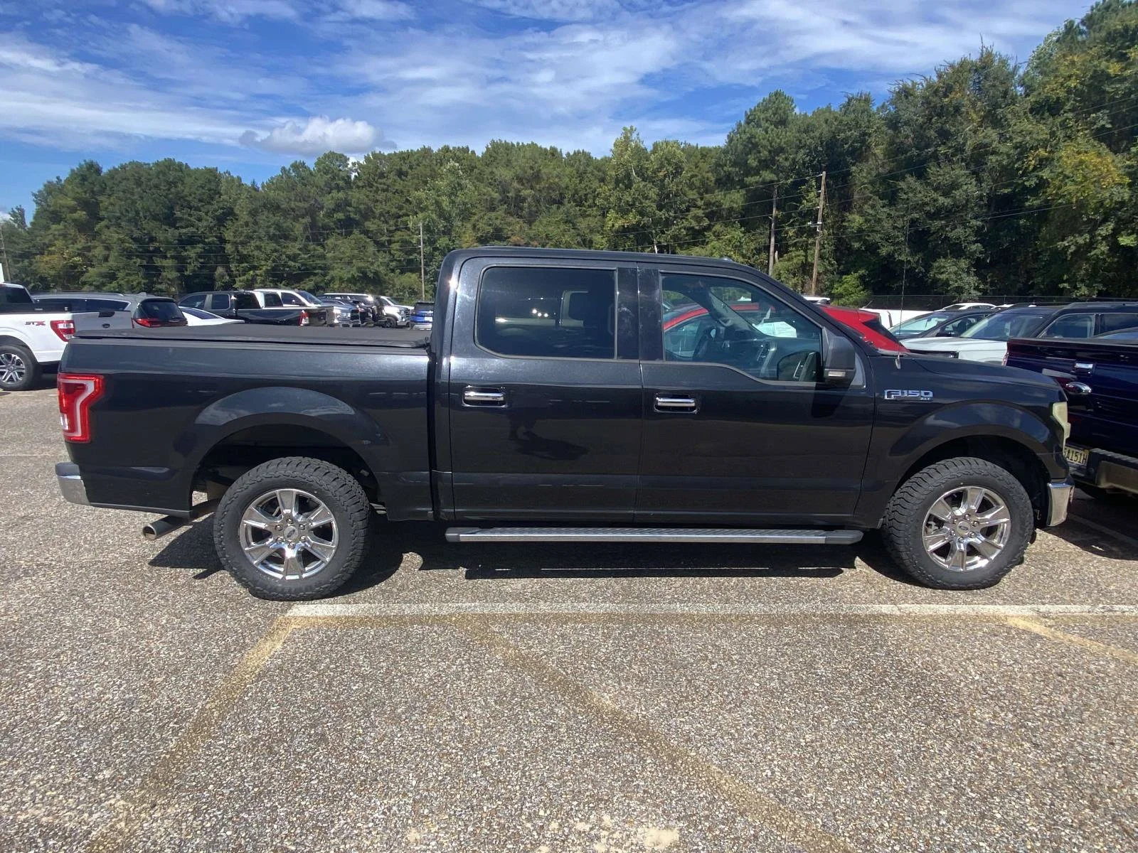 Used 2015 Black Ford XLT image 2