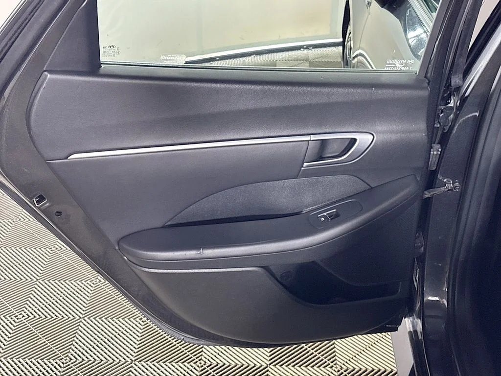 Used 2024 Gray Hyundai SEL image 18