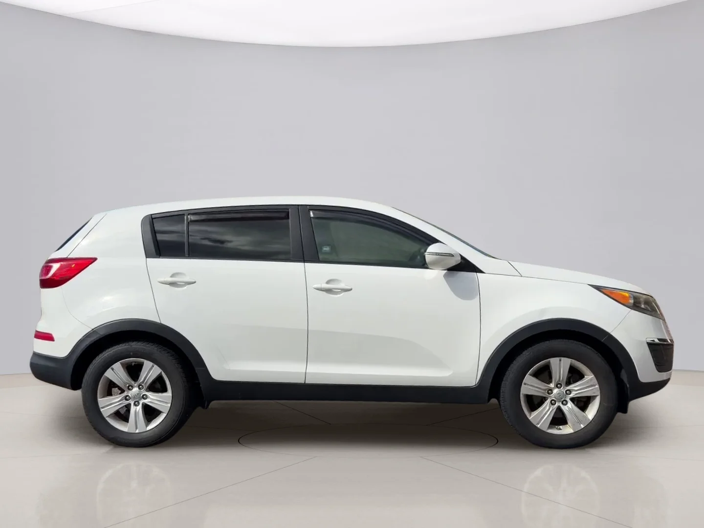 Used 2012 White Kia LX FWD image 6