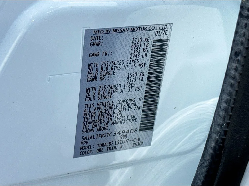 Certified Used 2026 White INFINITI LUXE image 35