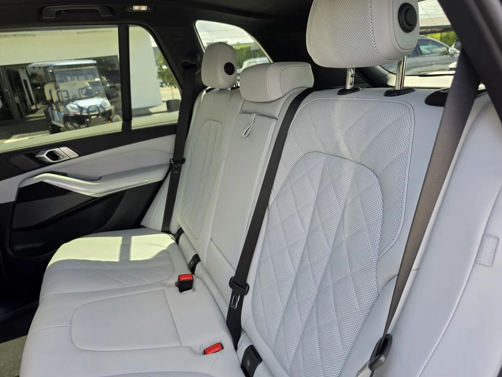Used 2026 Gray BMW sDrive40i image 13