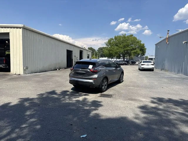 Used 2020 Gray Nissan Platinum image 5