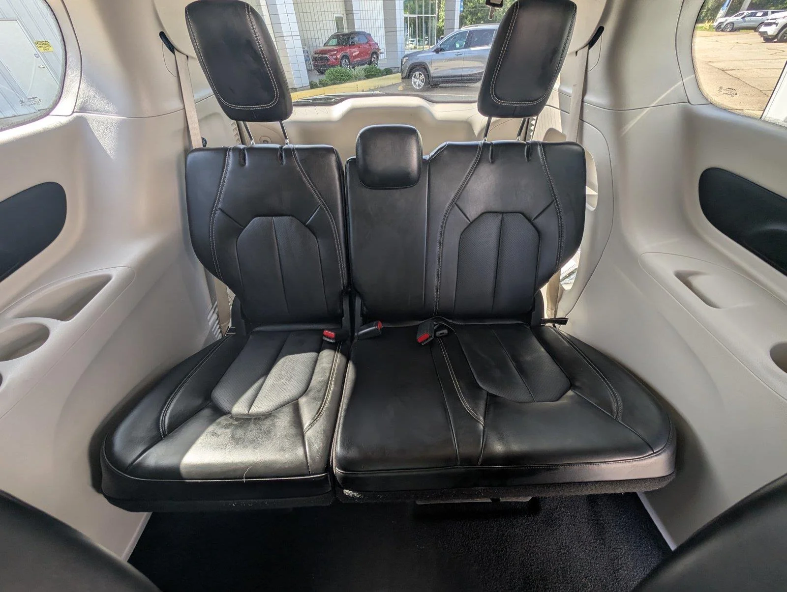 Used 2024 Bright White Clearcoat Chrysler Touring L image 32