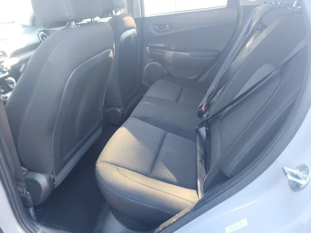 Used 2022 Silver Hyundai SEL image 9