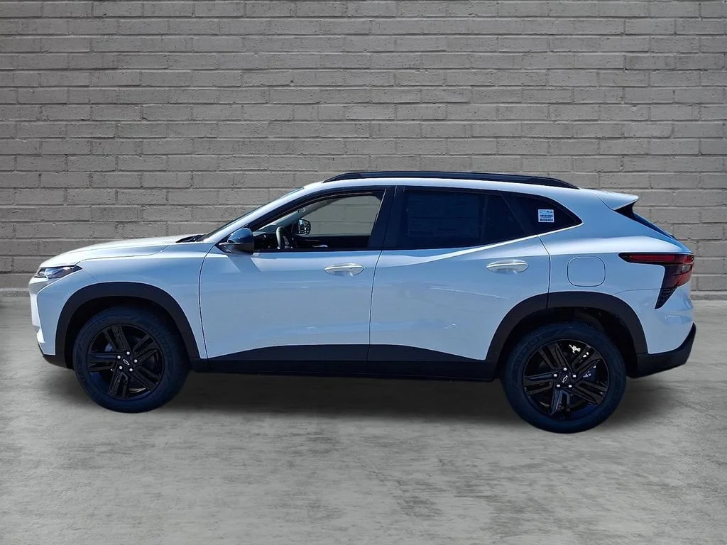 New 2026 Summit White Chevrolet ACTIV image 5