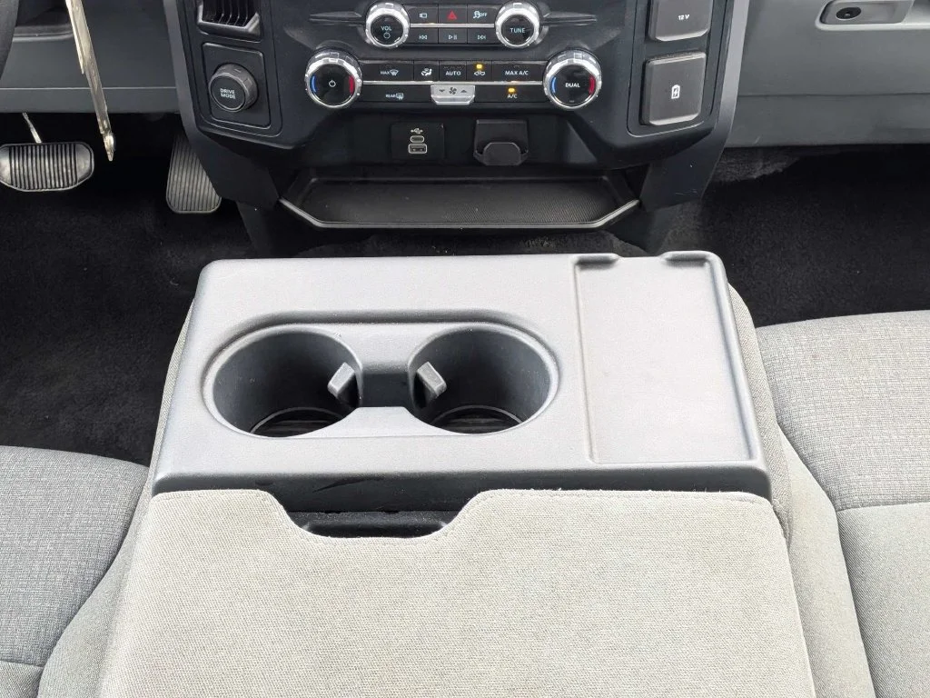 Certified Used 2025 Oxford White Ford XLT image 17
