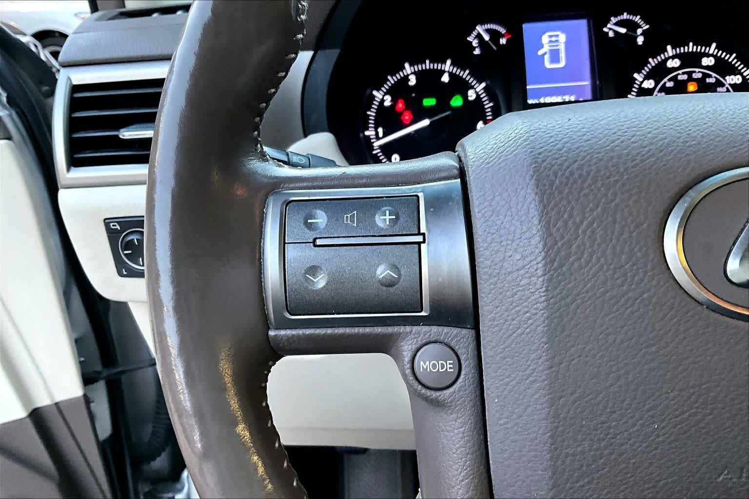 Used 2014 Tungsten Pearl Lexus Luxury image 23