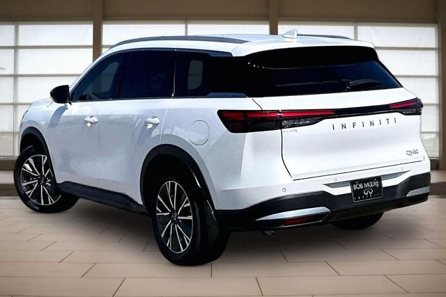 New 2027 RADIANT WHITE INFINITI LUXE image 13