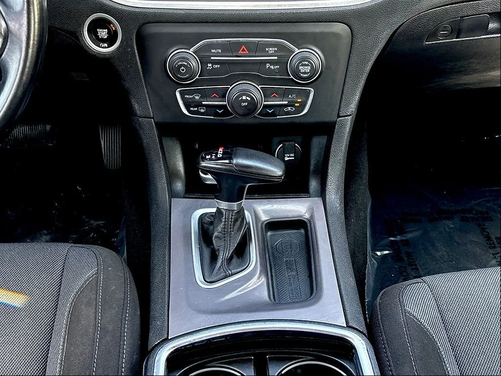 Used 2022 Black Dodge SXT image 25