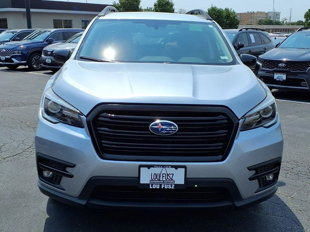 Used 2022 Ice Silver Metallic Subaru Onyx Edition image 22