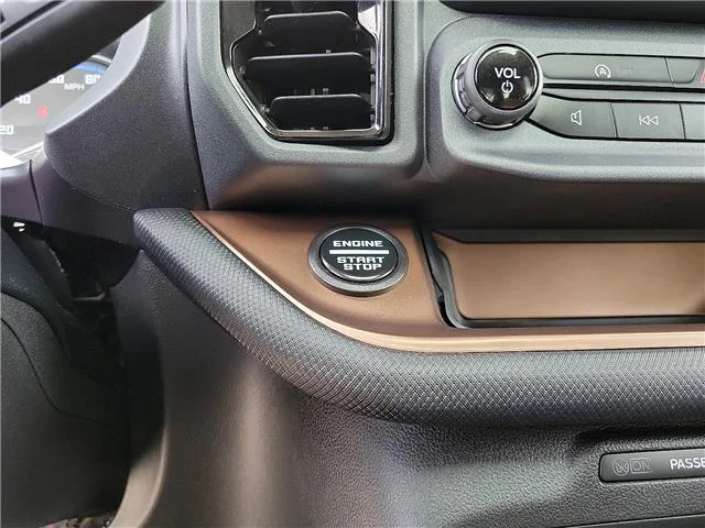 Used 2023 Shadow Black Ford Badlands 4x4 image 15