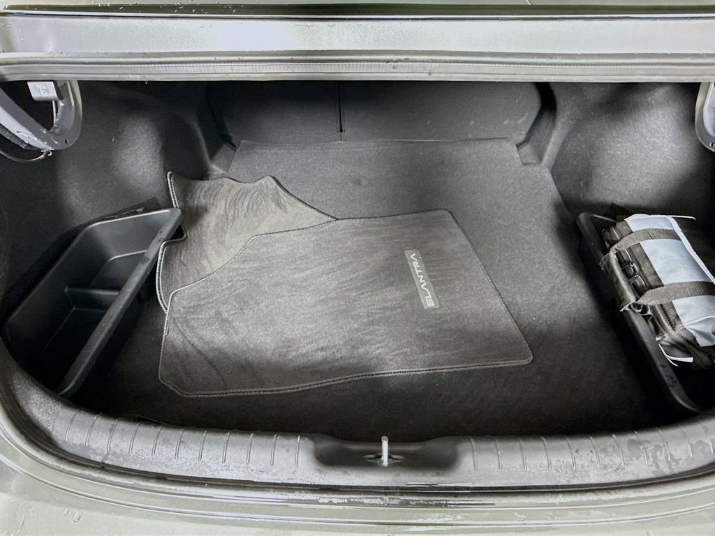 2025 Hyundai Elantra SEL - Photo 26