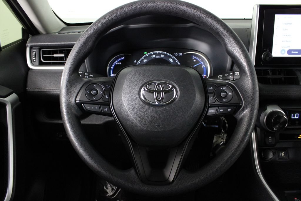 2025 Toyota RAV4 LE - Photo 8