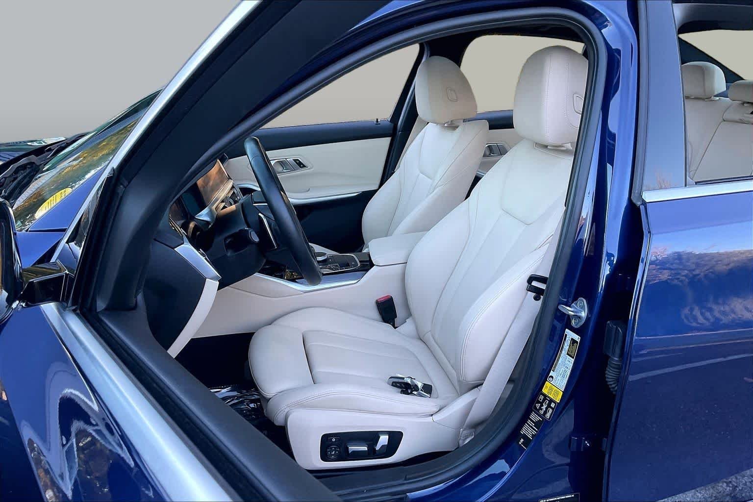 Used 2019 Mediterranean Blue Metallic BMW 330i xDrive image 7