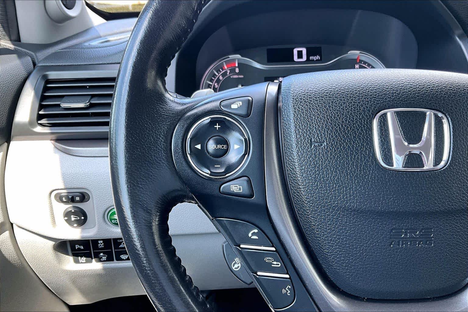 Used 2022 Obsidian Blue Pearl Honda RTL-E image 24