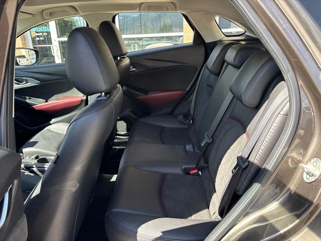 Used 2018 Silver Mazda Grand Touring image 14