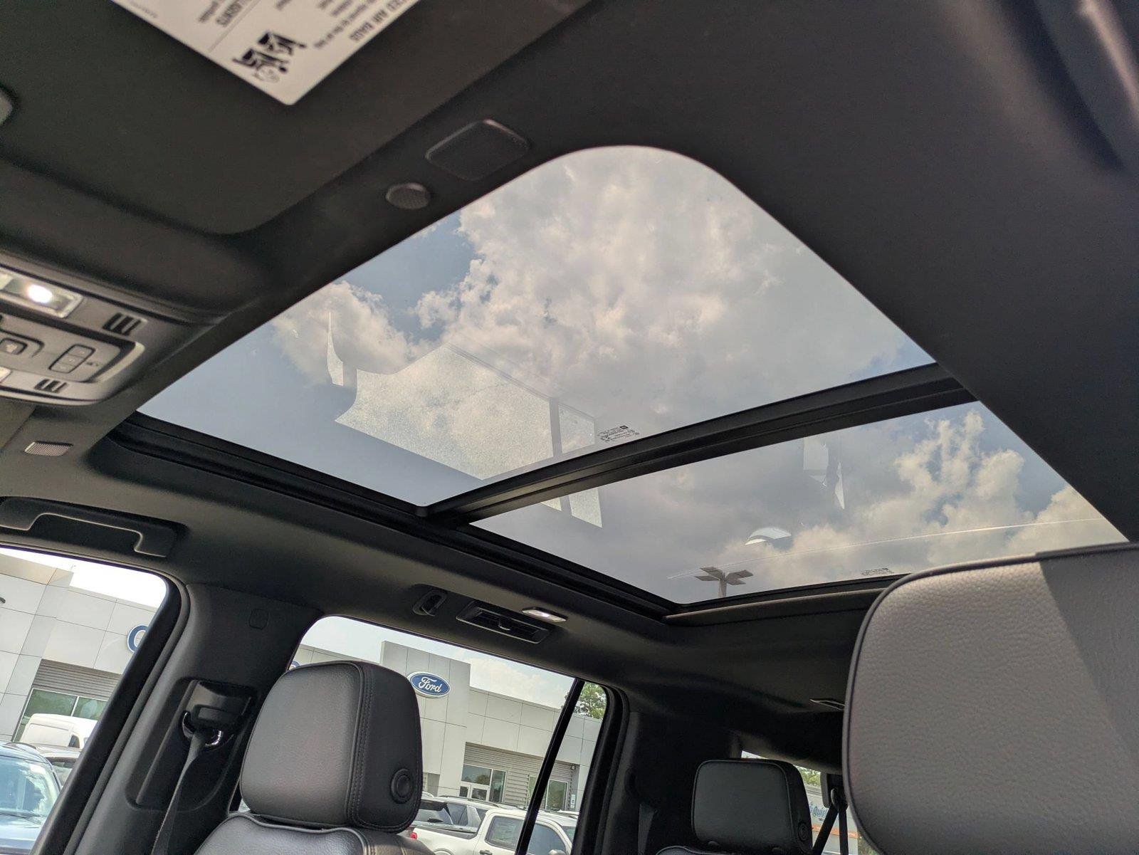 Used 2022 Onyx Black GMC Denali image 25