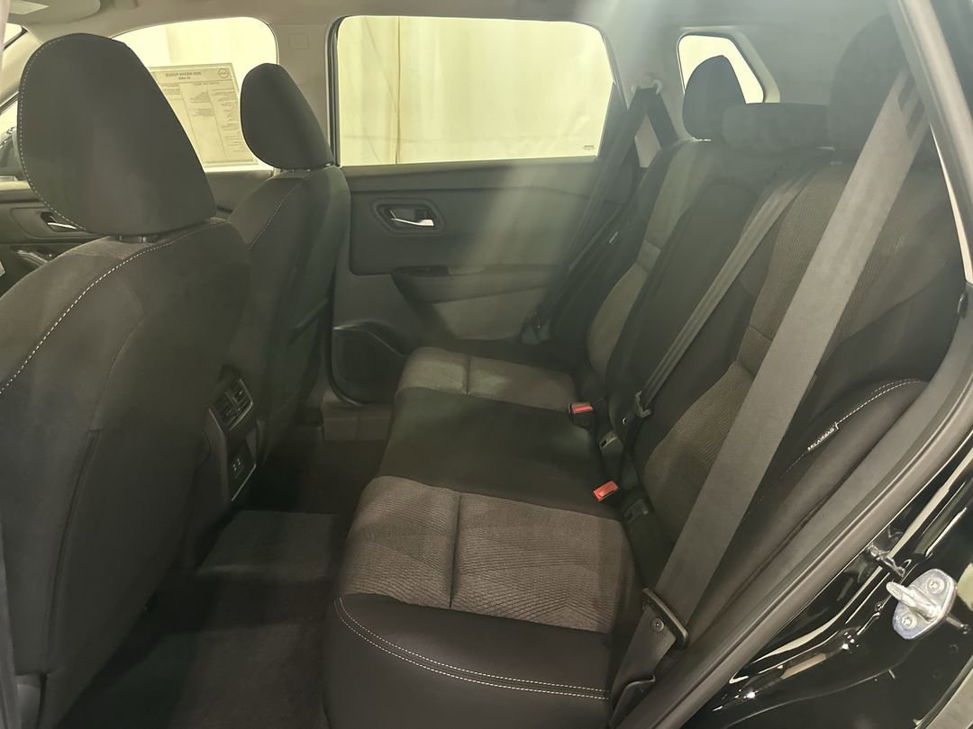 2026 Nissan Rogue SV - Photo 18