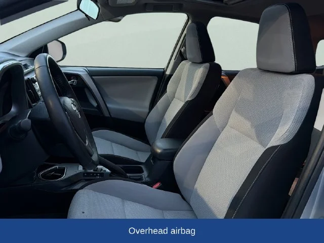 Used 2018 Silver Toyota XLE image 16