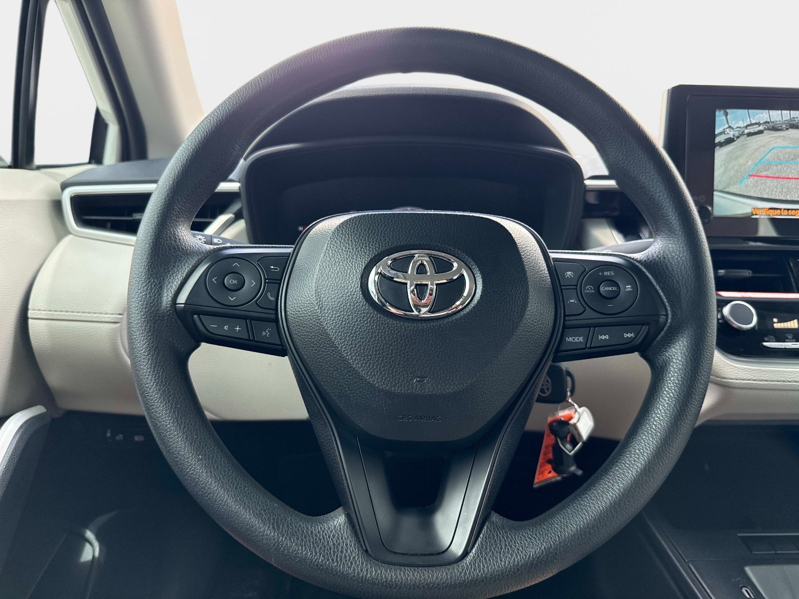 Used 2026 Wind Chill Pearl Toyota L image 26