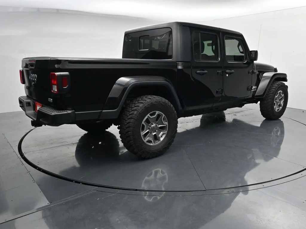 Used 2021 Black Jeep Overland image 8
