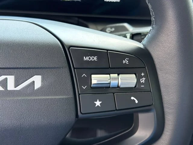 Used 2025 Black Kia EX image 25