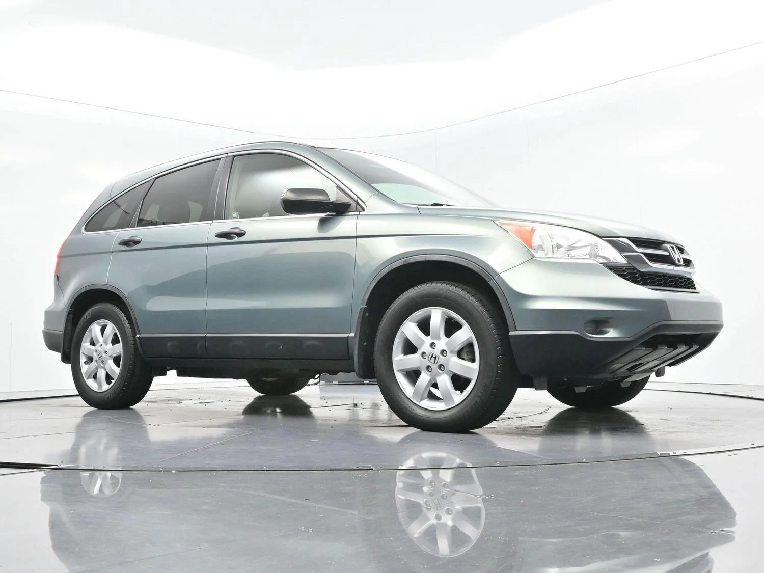 Used 2011 Opal Sage Metallic Honda SE image 39
