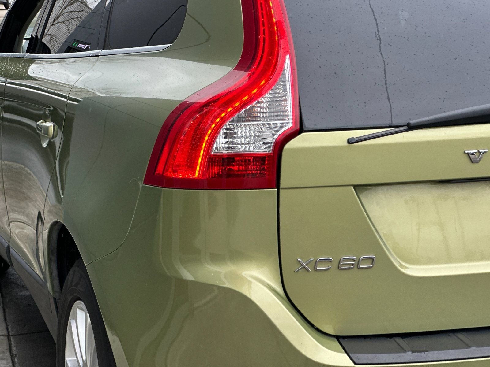 Used 2010 Lime Grass Green Volvo T6 image 24